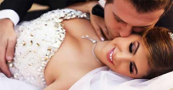 ចំណុចស្រើបស្រាល និងទាក់ទាញអារម្មណ៍ផ្លូវភេទស្រ្តីនាយប់ផ្សំដំណេក