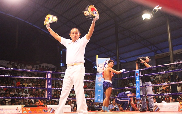 អាជ្ញាកណ្ដាលប្រដាល់ជើងចាស់លោក ជ័យ ប៊ុនឈឿ ទទួលមរណភាពហើយ កាលពីព្រឹកមិញនេះ