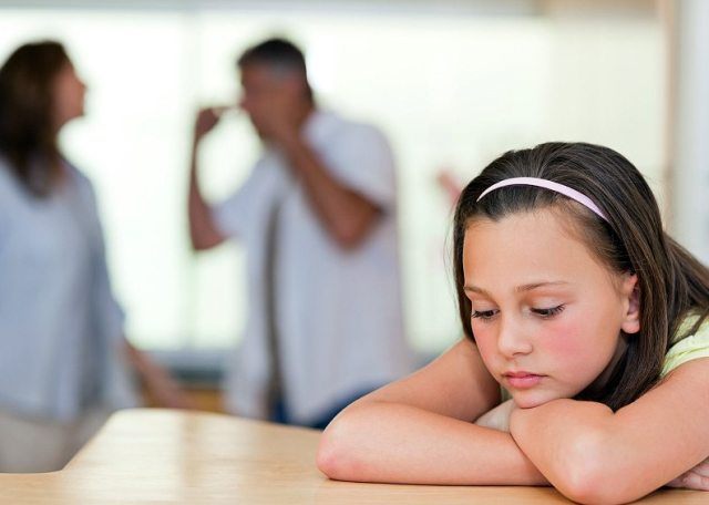 5 ទង្វើ​ដែល​អាចធ្វើឱ្យ​កូនតូច​លប​គេង​យំ​ខ្សិក​ខ្សួល​នៅពេល​យប់