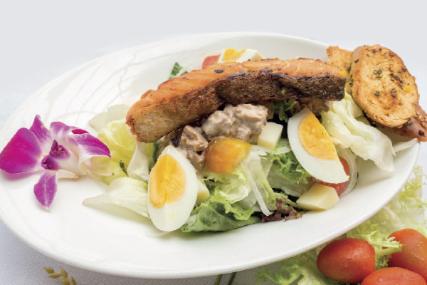 នី​ស័​រ​សាឡាដ