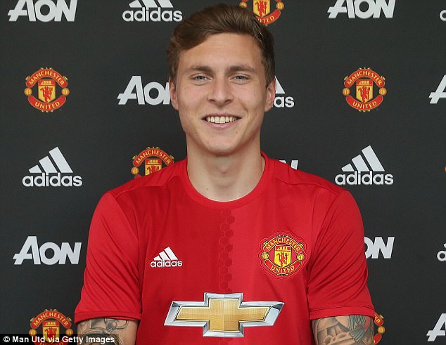 បិសាចក្រហម Man Utd បំពេញការផ្ទេរ Lindelof ពី Benfica ជាផ្លូវការ