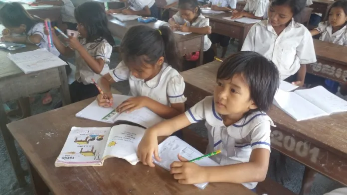 បង្ហាត់កូនៗឲ្យចេះជួយខ្លួនឯង ចាប់តាំងពីនៅតូច រហូតដល់ធំ