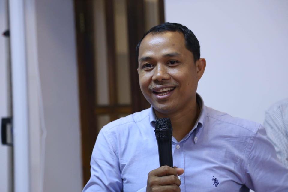 សាស្រ្តាចារ្យ ឆាំ ប៊ុនថេត៖ យុវជនគួរបើកចិត្តឱ្យទូលាយ និងទទួលស្គាល់ការពិតសម្រាប់ខ្លួនឯង