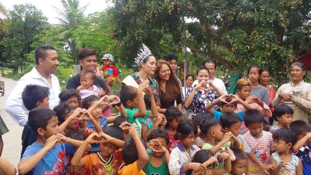 Miss Global 2016 មកធ្វើសកម្មភាពមនុស្សធម៌ជាមួយកុមារក្រីក្រនៅកម្ពុជា