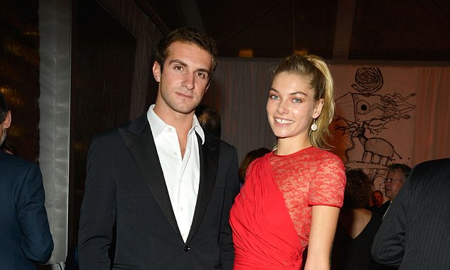 តារាម៉ូដែល Jessica Hart អះអាងថា កំពុងមានស្នេហាជាមួយមហាសេដ្ឋីបារាំង