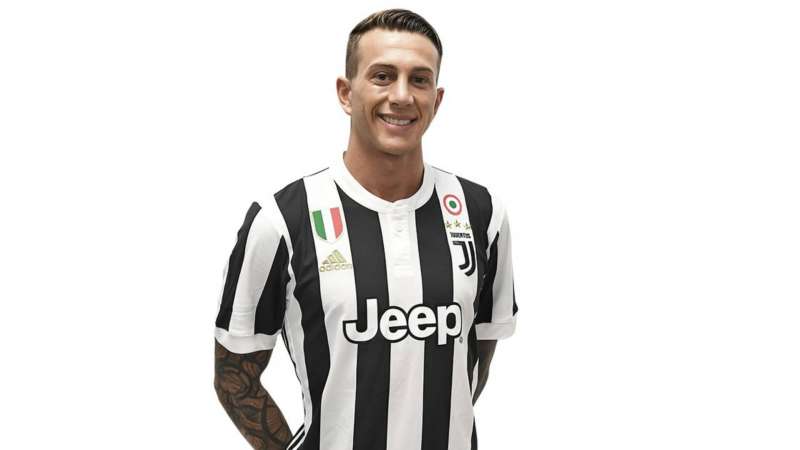 Juventus ចុះហត្ថលេខាជាមួយ Bernardeschi ក្នុងតម្លៃខ្លួន40លានអឺរ៉ូ
