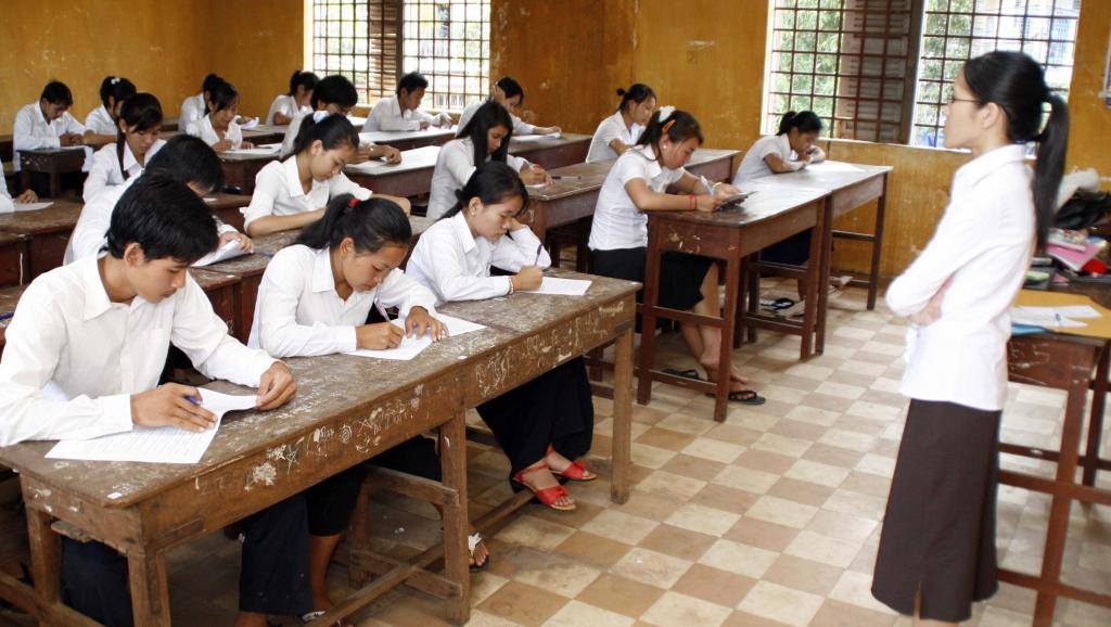 តើ​អ្នកសង្កេតការណ៍​ប្រឡង​បាក់​ឌុប​មាន​តួនាទី​អ្វីខ្លះ?