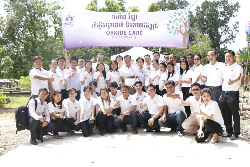 អ័រគីដេវីឡា ចូលរួមសកម្មភាពមនុស្សធម៌កសាងផ្លូវ និងចែកសម្ភារសិក្សាដល់សិស្សជាង 500នាក់