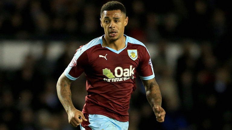 ខ្សែប្រយុទ្ធ Gray ចូលទៅ​ក្លិប Watford ក្នុងតម្លៃ​ខ្លួន​ជា​កំណត់ត្រា​របស់​ក្លិប