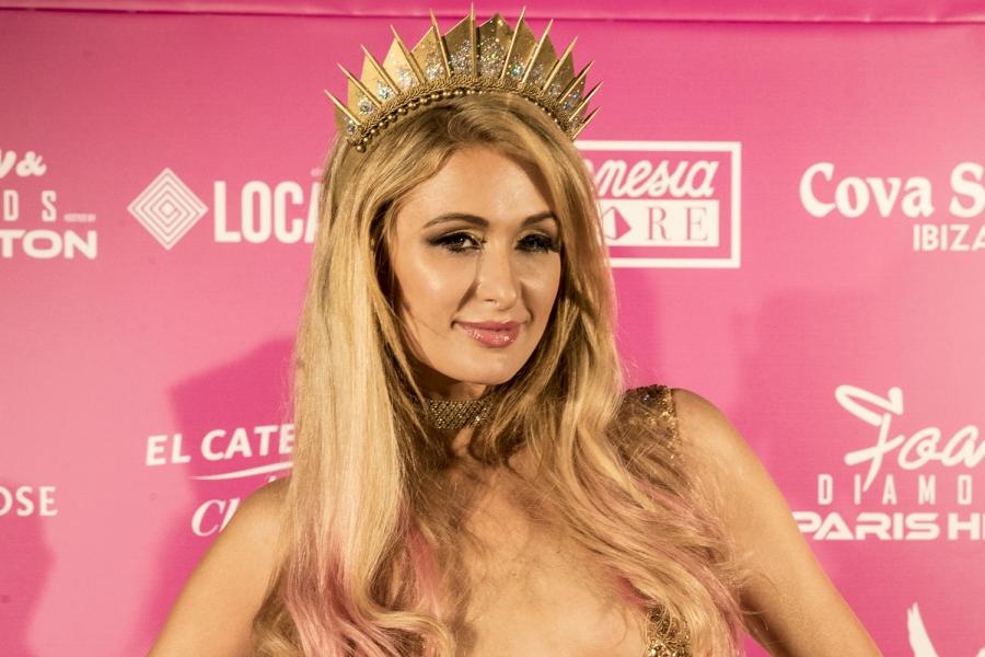 Paris Hilton រងគ្រោះ ព្រោះលេចធ្លាយវីដេអូសិចរបស់ខ្លួន