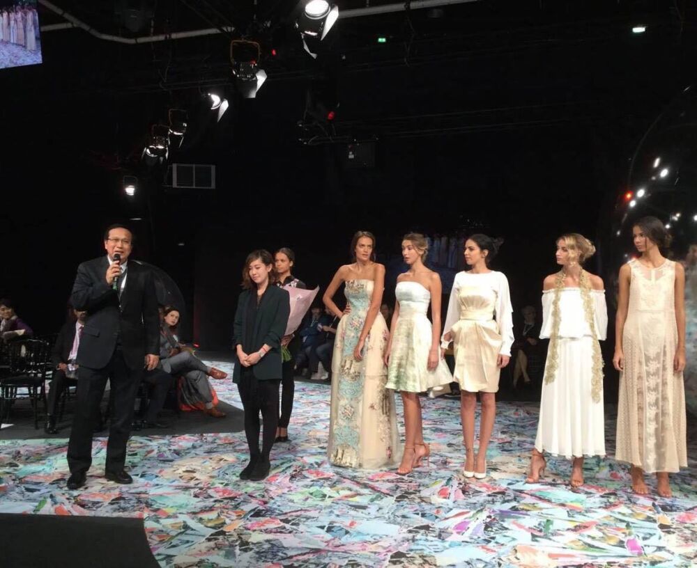 ម៉ូត​សំលៀកបំពាក់​ទាន់សម័យ​របស់​កម្ពុជា ទទួលបាន​កត្តិ​នាម​លើ​ឆាក​អន្ដរជាតិ