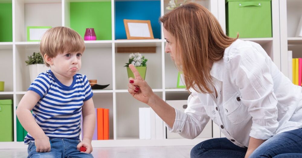 5 រឿង​គួរ​ចៀសវាង បើ​ចង់ឱ្យ​កូន​ធំ​ឡើង​ក្លាយជា​យុវជន​ល្អ​ក្នុងសង្គម