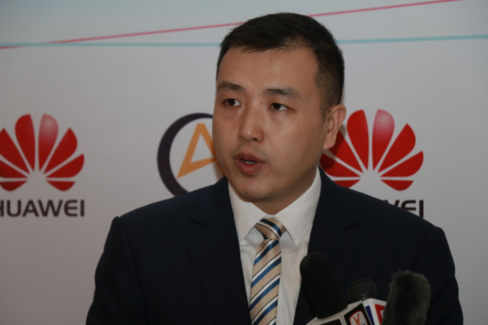 ជិត 20 ឆ្នាំ ដែល​ពលរដ្ឋ​ខ្មែរ​ប្រើប្រាស់​ផលិតផល Huawei ទាំង​មិនដឹង​ខ្លួន