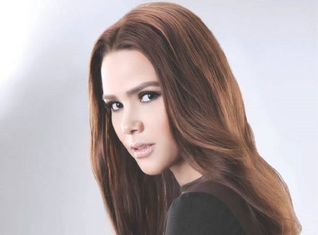 ម៉ូដ​សក់​បែប​សាមញ្ញ តែ​បង្កប់​ដោយ​ភាពស្រស់ស្អាត