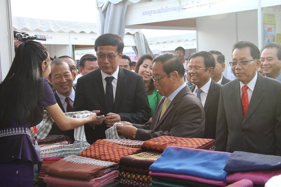 ថ្នាក់ដឹកនាំជំរុញឱ្យប្រជាជនខ្មែរបន្តគាំទ្រ និងប្រើប្រាស់ផលិតផលក្នុងស្រុក
