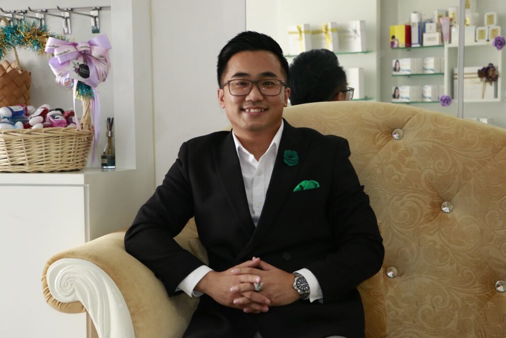 ឧកញ៉ា ចិត្រ សេរី​សុភ័ក្ដ្រ ចែករំលែក​យុទ្ធសាស្ដ្រ​នៃ​ការធ្វើ​ជំនួញខុសៗគ្នា​ជាច្រើន​ក្នុងពេល​តែមួយ