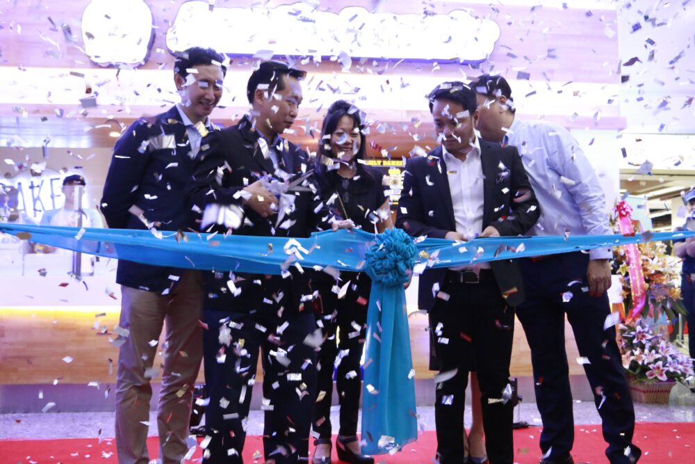 នំ​ប្រេដ​ហ្សេ​ល​របស់ Auntie Anne’s បើក​ដំណើរការ​ហាង​ទីមួយ​របស់ខ្លួន​នៅ​កម្ពុជា​ហើយ