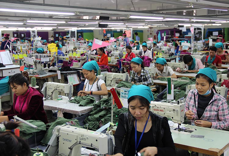 រដ្ឋាភិបាល​ប្រកាស​ចំណាយ 40លាន​ដុល្លារ​ក្នុង​មួយឆ្នាំ ដើម្បី​បន្ថែម​ប្រាក់ខែ​ឱ្យ​កម្មករ