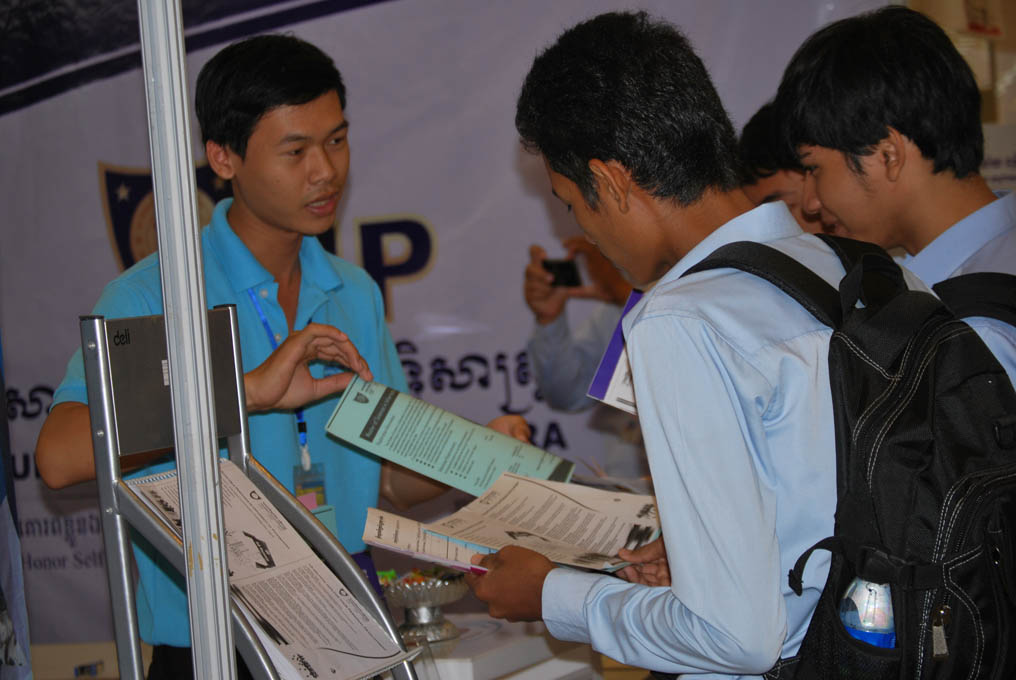 កុំឱ្យ​រំលង…ឱកាស​ការងារ​ជាង 2ម៉ឺន​មុខតំណែង​បានមក​ដល់​ហើយ!