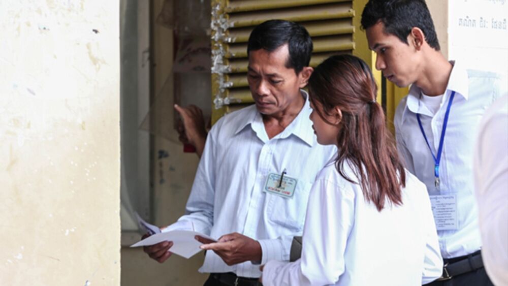 ប្រាក់ខែ​គ្រូ នឹង​កើន​ដល់​ជាង​មួយ​លាន​រៀល​នៅ​ឆ្នាំក្រោយ ខណៈពេល​ចូលនិវត្តន៍​នឹងត្រូវ​ពន្យារ