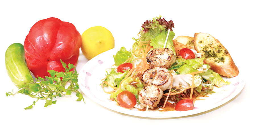 សាឡាដសាច់​ខ្យង​ស្កា​ឡប់​ចៀន