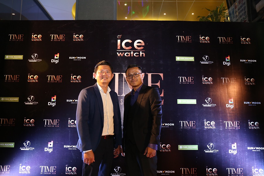 អ្នក​ច្នៃ​ម៉ូដ​កូន​ខ្មែរ2រូប សាង​ស្នាដៃ​នៃ​ការច្នៃ​ម៉ូដ​យ៉ាង​អស្ចារ្យ​ក្នុង​កម្មវិធី TIME OF FASHION SHOW