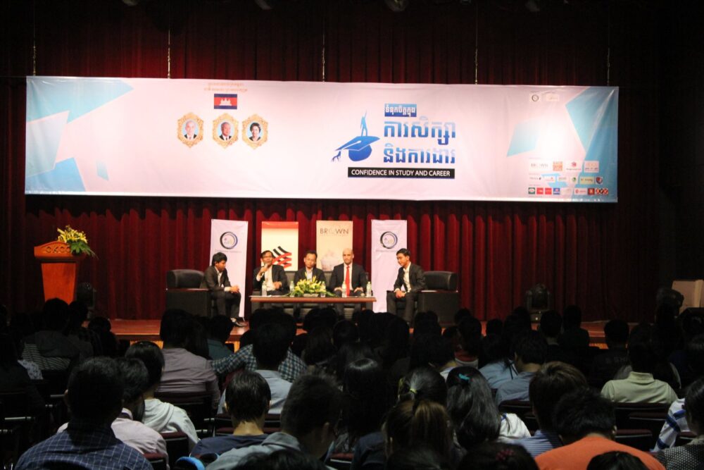 គន្លឹះ​មួយចំនួន​សម្រាប់​អ្នក​ចង់​ក្លាយជា​អ្នកសម្របសម្រួល​កិច្ចពិភាក្សា