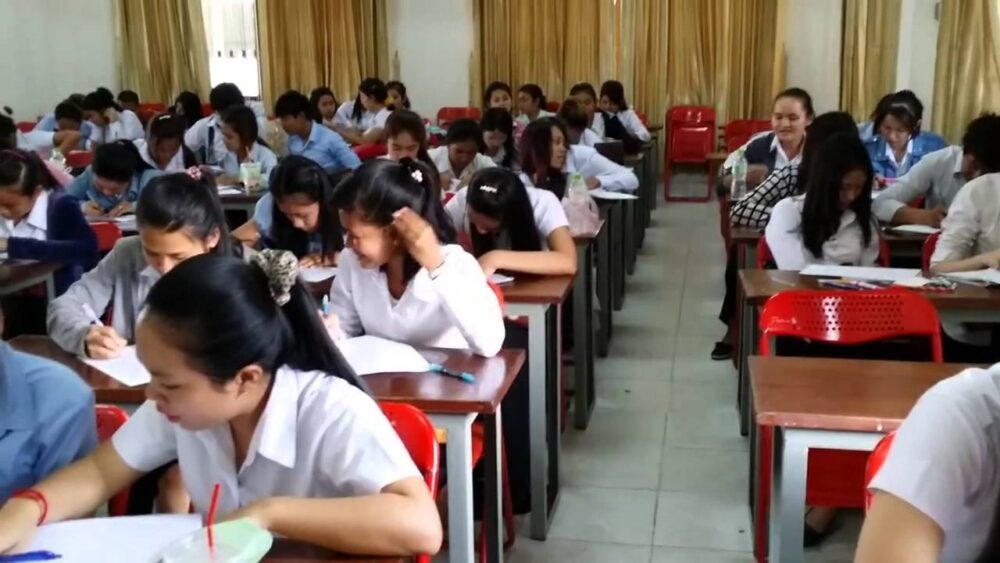 រៀន2មហាវិទ្យាល័យ​មិន​ប្រាកដថា ជា​ជម្រើស​ត្រឹមត្រូវ​នោះទេ