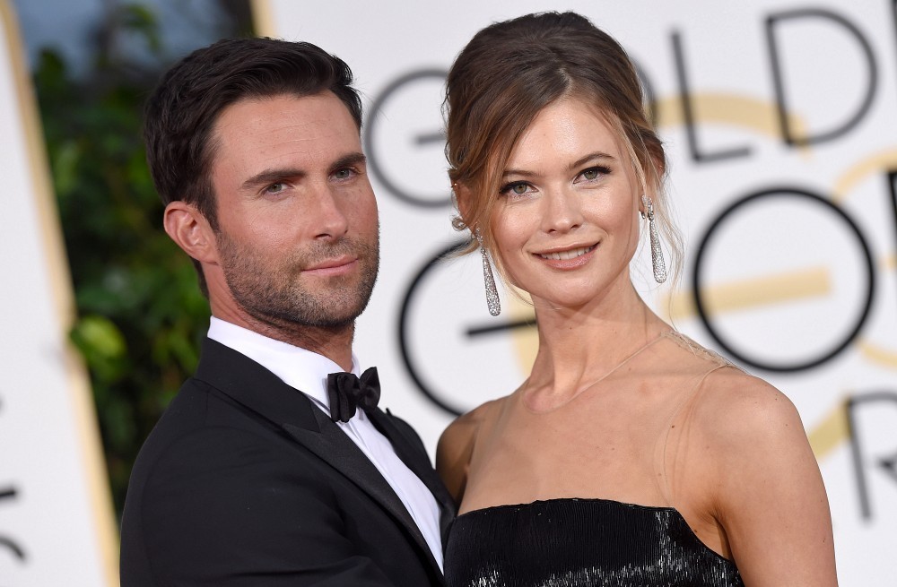 សមាជិកក្រុមចម្រៀង Maroon 5 បង្ហាញរូបអាក្រាតគូទជាមួយកូនស្រីដ៏សែន Cute