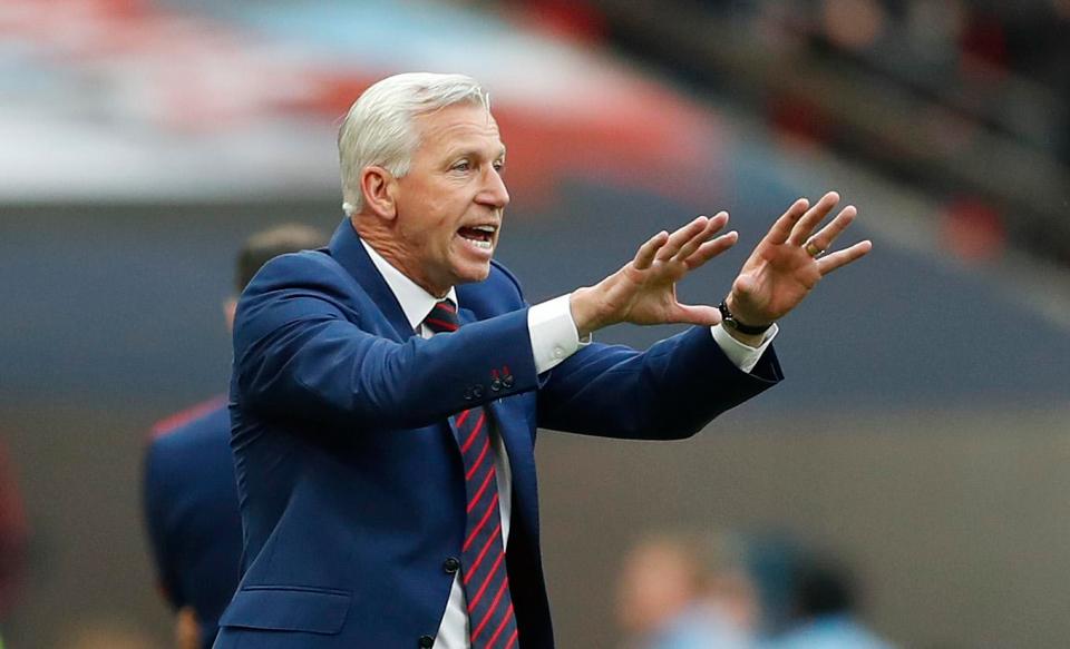 លោក Pardew កំពុងពិភាក្សាជុំវិញការក្លាយជាគ្រូបង្វឹករបស់ West Brom