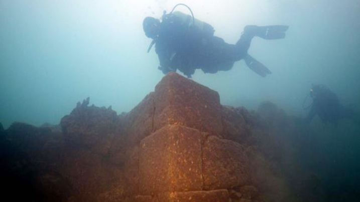 ភ្ញាក់ផ្អើល!! រកឃើញប្រសាទបុរាណអាយុ 3000 ឆ្នាំកប់ក្រោមបាតបឹងតួកគី