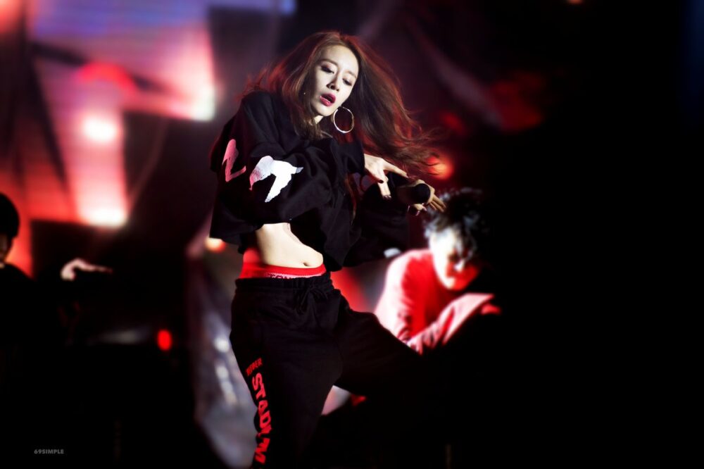 អតីតសមាជិកក្រុមចម្រៀង T-ARA នាង Jiyeonបញ្ចេញក្បាច់រាំរបស់ CL យ៉ាងសិចស៊ី