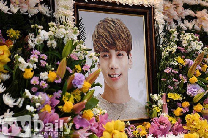 ក្រុមគ្រួសារ និងមិត្តស្រីបានអះអាងថា ខំព្យាយាមសង្គ្រោះ Jonghyun មុនពេលធ្វើអត្តឃាត