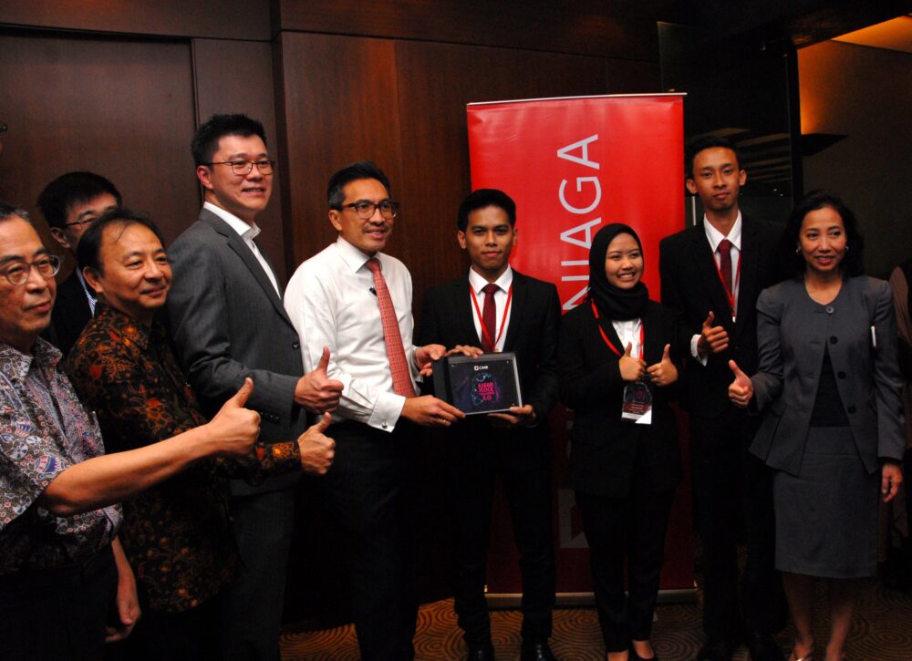 ក្រុម​ជើងឯក​កម្ពុជា The Brilliant ទទួលបាន​ចំណាត់ថ្នាក់​លេខ 3 ក្នុង​កម្មវិធី​ប្រកួត​ជួញដូរ​ភាគហ៊ុន ស៊ី​អាយ​អិ​ម​ប៊ី ប្រចាំ​តំបន់​អាស៊ាន