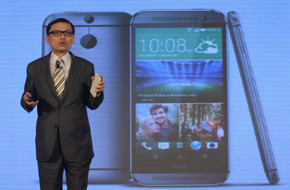 មេ​ធំ​ស្មា​ត​ហ្វូ​ន HTC លាឈប់​ពី​តំណែង​ទាំង​គ្មាន​ហេតុផល​ច្បាស់លាស់