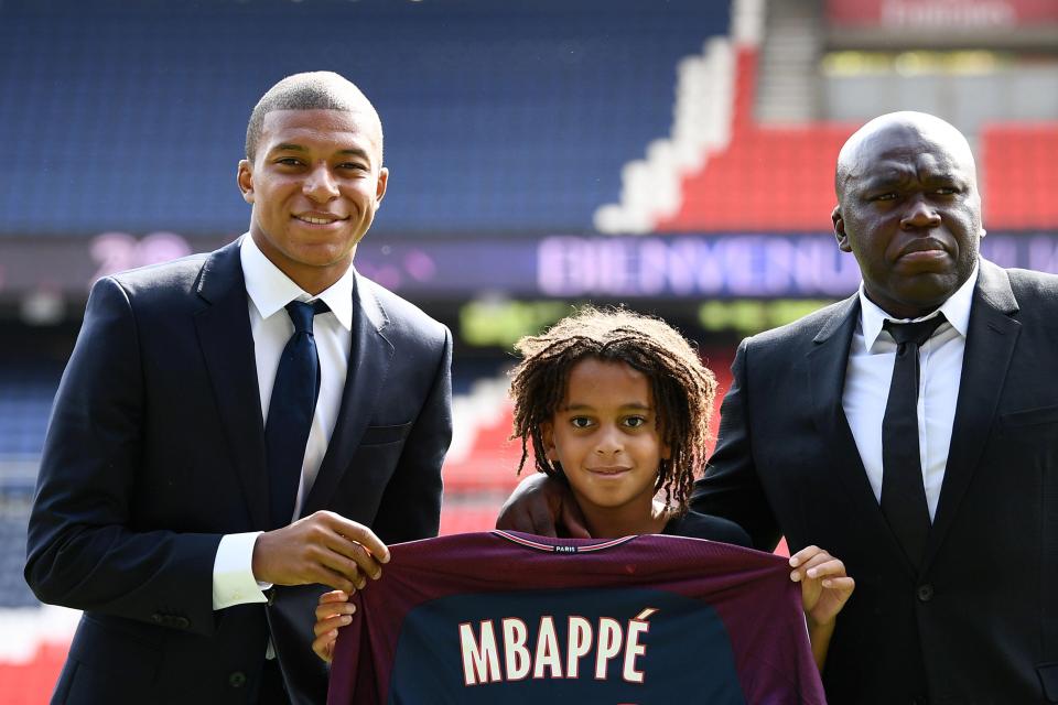 ប្អូនប្រុស Mbappe ដើរ​តាម​ជំហាន​របស់​បងប្រុស ក្រោយ​ជាប់​ជា​តារា​ឆ្នើម​ក្នុង​ក្រុម PSG