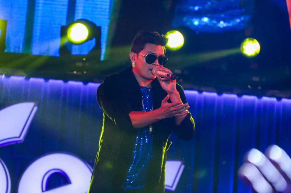 5បទ​របស់លោក ខេមរៈ សេរី​មន្ត បាន​អង្រួន​ដួងចិត្ត​បងប្អូន​នៅ​ទីក្រុង​តាខ្មៅ