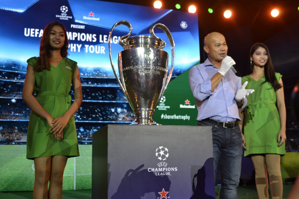 ពា​ន UEFA Champions League បង្ហាញ​វត្តមាន​លើកដំបូង លើ​ឆាក​ស្រា​បៀរ Heineken នៅ​កម្ពុជា