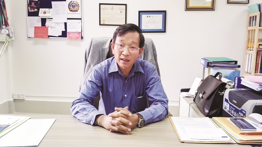 សមាគម និង​មន្ត្រី​និយាយ​ខុសគ្នា​ពី​បញ្ហា​ជ្រូក​នាំចូល