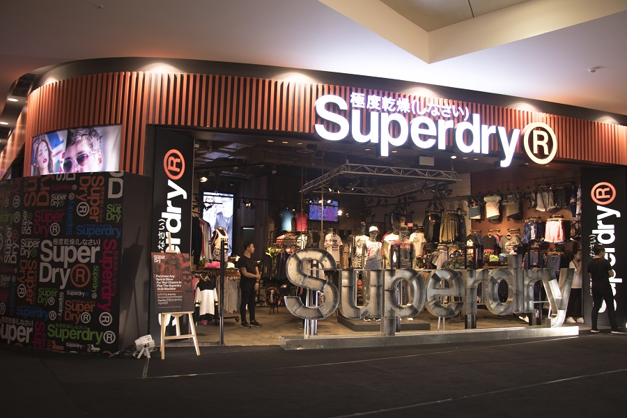 សម្លៀកបំពាក់​ម៉ាក Superdry បើកសម្ពោធ​ជា​ផ្លូវការ​ហាង​ទី1របស់ខ្លួន​នៅ​កម្ពុជា