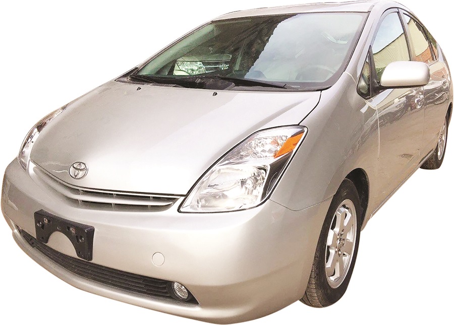 រថយន្ត Toyota Prius ឆ្នាំ2004 លក់ក្នុងតម្លៃពិសេស