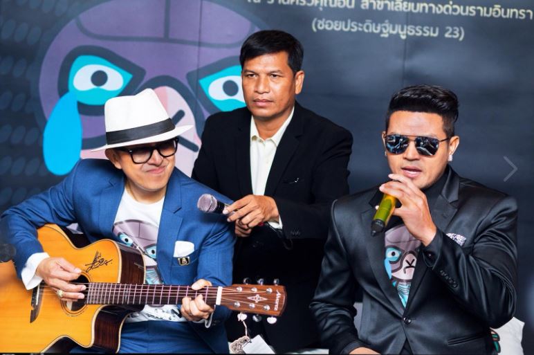 ខេមរៈ សិរីមន្ដ ត្រៀមបញ្ចេញបទចម្រៀងថ្មីរួមគ្នាជាមួយតារាចម្រៀងថៃ ទីក ឈិរ៉ូ