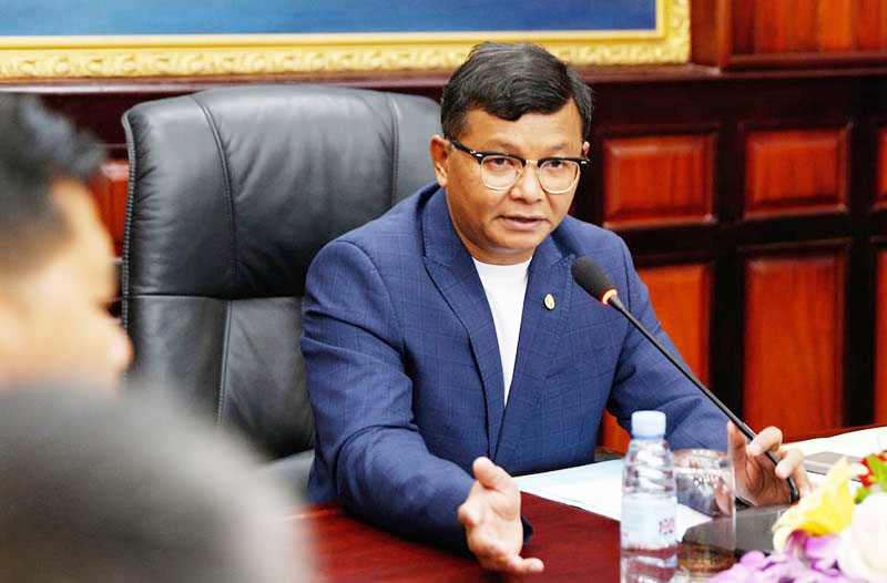 រដ្ឋមន្ត្រីអប់រំថា សិស្សមានពេលត្រៀម 5ឆ្នាំ ដូច្នេះគ្មានហេតុផលត្រូវបន្ធូរ ឬប្រឡងលើកទី2ទេ