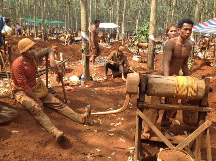 រយៈពេល 5ឆ្នាំ ចំណូល​បាន​ពី​វិស័យ​រ៉ែ សរុប​ជាង 10,305,170,000រៀល