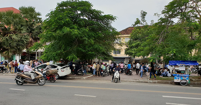 ក្រសួងអប់រំនឹងប្រើពេល 1សប្តាហ៍ដើម្បីដោះស្រាយបញ្ហាមិនសុខចិត្តរបស់សិស្សទូទាំងប្រទេស