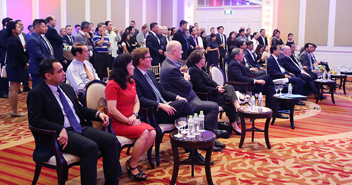 Amcham Cambodia រៀបចំ​ពិធីជប់លៀង​ផុត​អាណត្តិ​ជូន ឯកអគ្គរដ្ឋទូត​អាមេរិក​ប្រចាំ​កម្ពុជា​នៅ​​ Raffles Hotel Le Royal