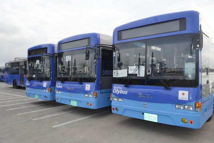 ​រដ្ឋបាល​រាជធានី​ភ្នំពេញ ត្រៀមរថយន្តក្រុង ​215​គ្រឿងដឹកពលរដ្ឋ​ទៅ​ស្រុកក្នុង​ឱកាស​​ភ្ជុំបិណ្ឌ​