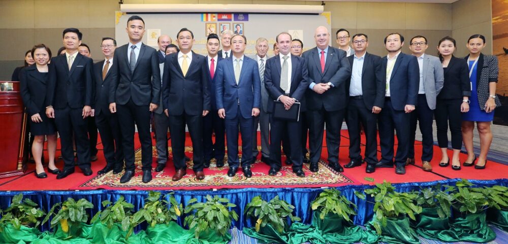 ក្រុមហ៊ុន HLH Development Pte Ltd ចុះហត្ថលេខាលើកិច្ចព្រមព្រៀងរួមគ្នាជាមួយក្រុមហ៊ុន Royal Group of Companies Limited