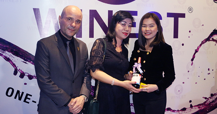 Winest Cambodia ប្រារព្ធពិធីបុណ្យស្រាក្រហម “Beaujolais Nouveau”