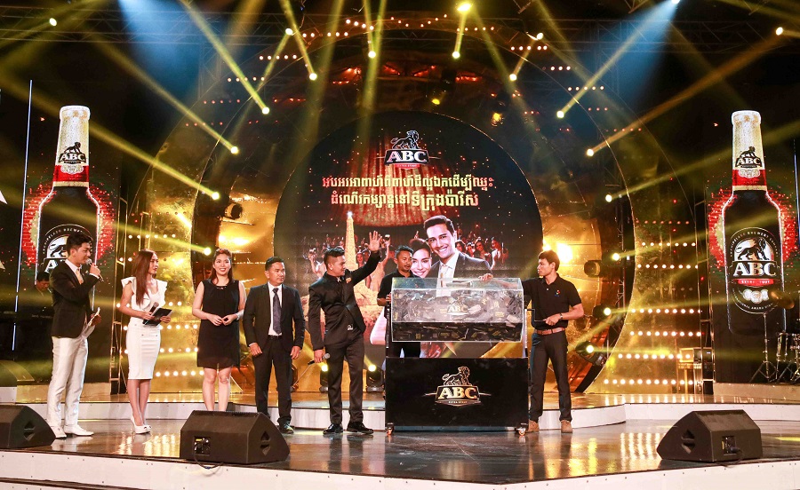 ស្រាបៀរ ABC Extra Stout, Heineken, Tiger ចាប់រង្វាន់ផ្តាច់ព្រ័ត្រជូនគូស្វាមីភរិយាថ្មីក្នុងកម្មវិធីអាពាហ៍ពិពាហ៍ឆ្នាំ 2017-2018